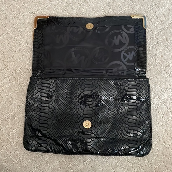 Michael Kors classic Clutch bag - Picture 3 of 8